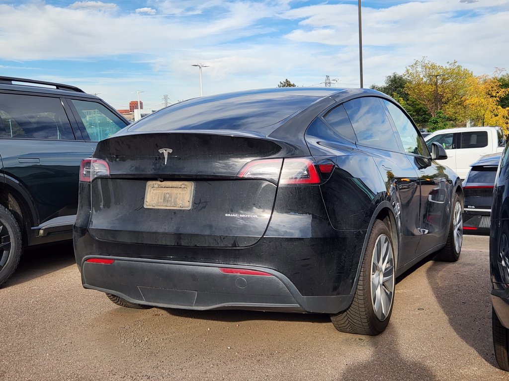Used 2024 Tesla Model Y Long Range AWD/4WD image 12