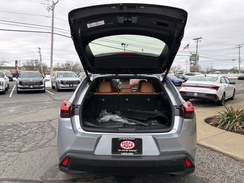 Used 2023 Lexus UX 250h AWD w/ Premium Package image 38