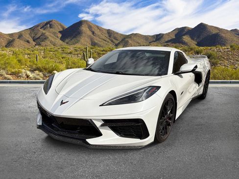 Used 2023 Chevrolet Corvette Stingray Premium Conv w/ Z51 Performance Package RWD image 2
