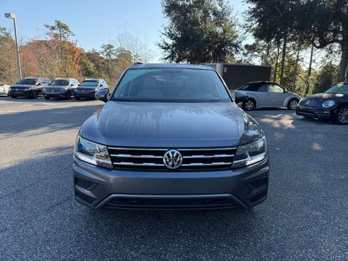 Used 2019 Volkswagen Tiguan SE w/ Panoramic Sunroof Package image 2