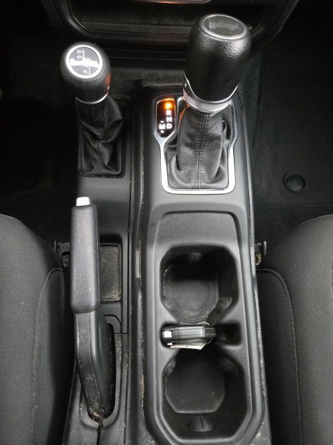Used 2023 Jeep Wrangler Unlimited Sport AWD/4WD image 18