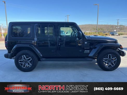Used 2024 Jeep Wrangler Unlimited Sahara w/ Safety Group AWD/4WD image 20