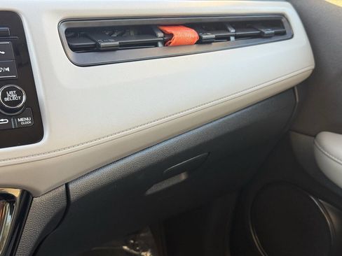 Used 2020 Honda HR-V LX image 24