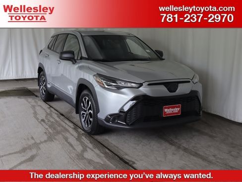Used 2024 Toyota Corolla Cross AWD Hybrid image 1
