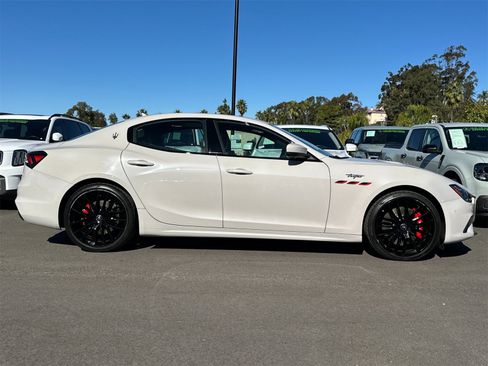 Used 2023 Maserati Ghibli Trofeo image 2