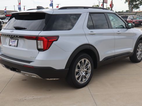 New 2026 Ford Explorer Active w/ Active Comfort Package AWD/4WD image 5