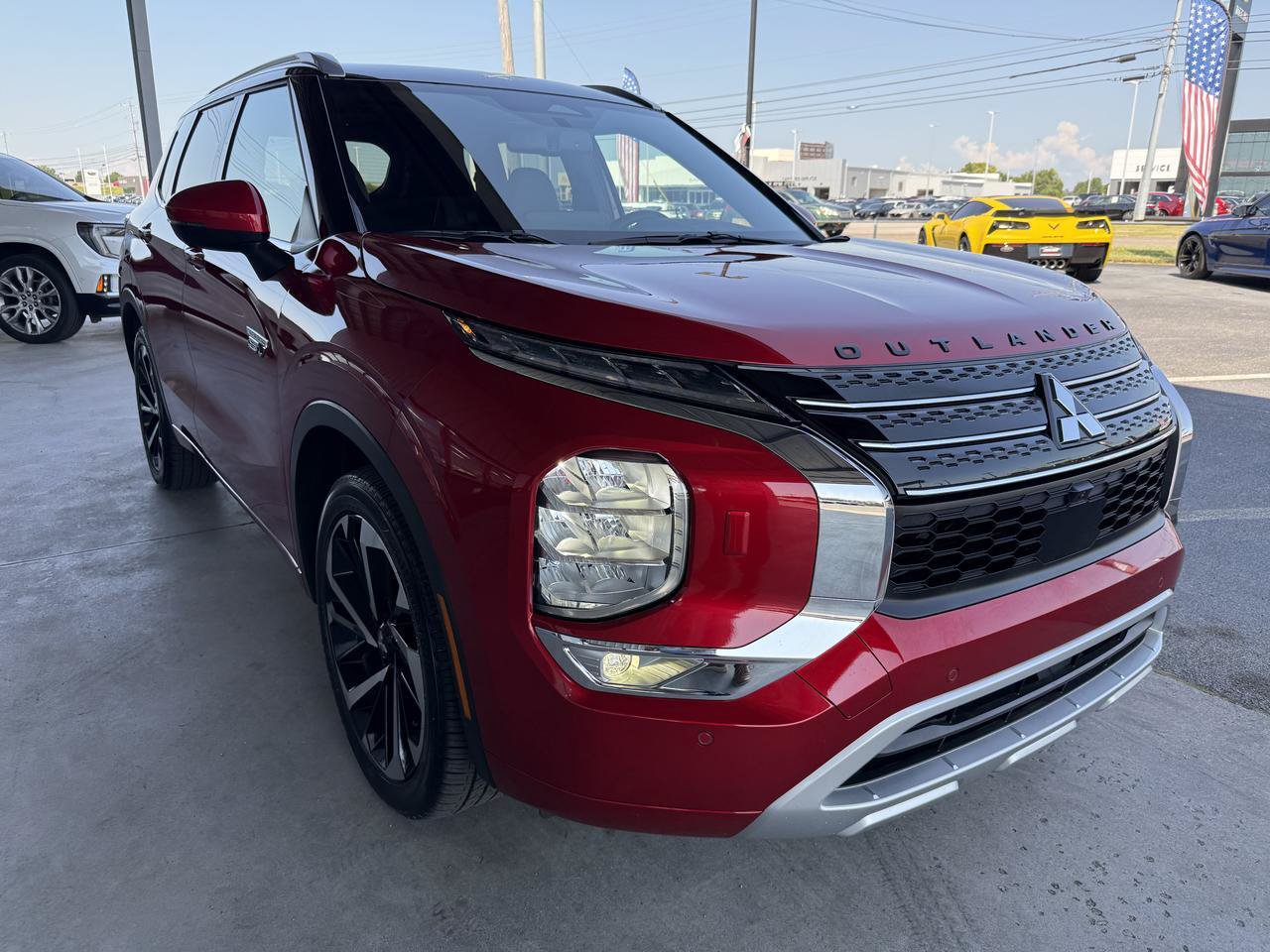Used 2025 Mitsubishi Outlander SEL AWD/4WD image 3