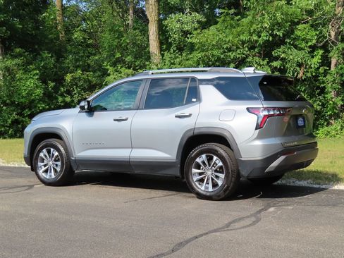 Certified 2025 Chevrolet Equinox LT w/ Convenience Package II AWD/4WD image 24