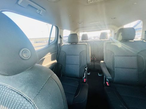 Used 2023 GMC Acadia SLE w/ Driver Convenience Package image 32