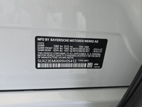 Used 2024 BMW X7 xDrive40i w/ Executive Package image 23