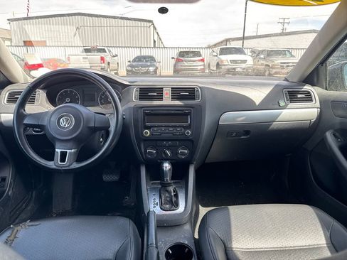 Used 2013 Volkswagen Jetta SE FWD image 5