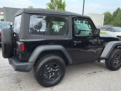 Used 2025 Jeep Wrangler Sport AWD/4WD image 8