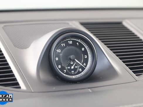 Used 2022 Porsche Macan image 31