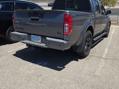 Used 2020 Nissan Frontier SV w/ Midnight Edition Floor Mats RWD image 5