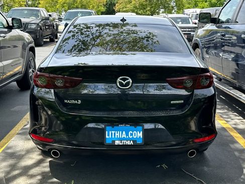 Used 2019 MAZDA MAZDA3 Sedan w/ Preferred Package FWD image 5