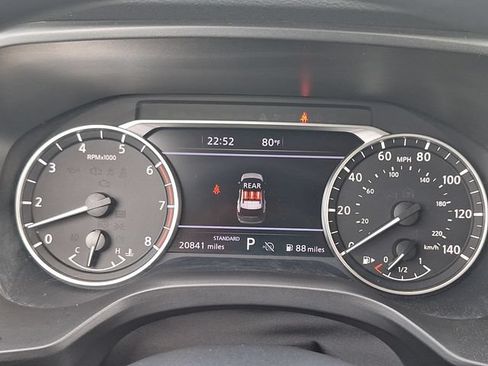 Certified 2024 Nissan Rogue SV FWD image 12