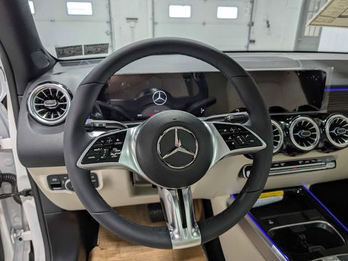 New 2026 Mercedes-Benz GLB 250 4MATIC image 32