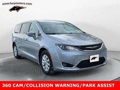 Used 2019 Chrysler Pacifica Touring Plus w/ Advanced Safetytec Group image 1