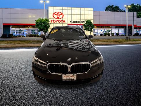 Used 2021 BMW 530i xDrive w/ Convenience Package AWD/4WD image 4