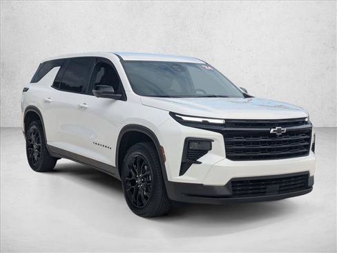 Used 2024 Chevrolet Traverse LS w/ Midnight/Sport Edition image 3