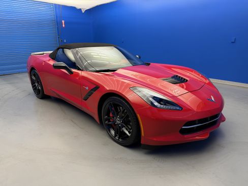 Used 2014 Chevrolet Corvette Stingray Convertible w/ 3LT Preferred Equipment Group RWD image 2