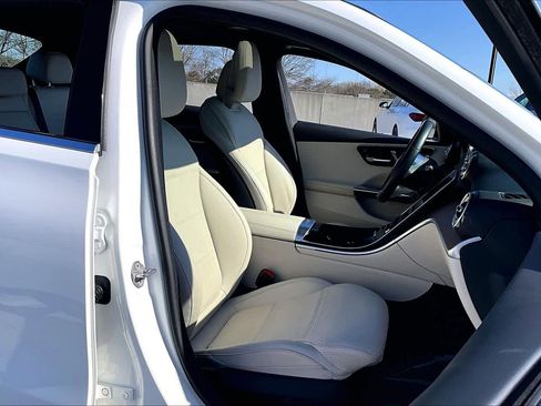 Used 2022 Mercedes-Benz C 300 Sedan image 9