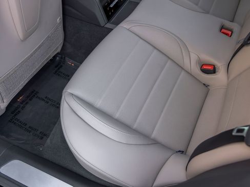 Certified 2025 Porsche Panamera RWD image 43