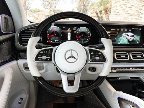 Used 2022 Mercedes-Benz Maybach GLS 600 4MATIC image 18