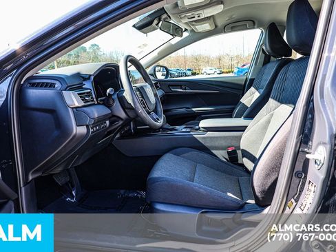 Used 2025 Toyota Camry LE image 19