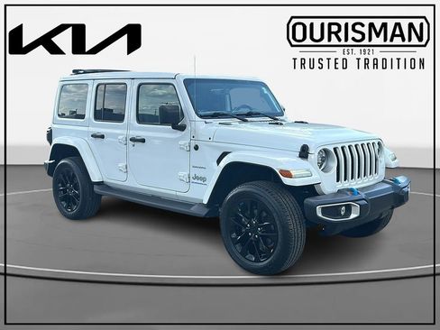 Used 2023 Jeep Wrangler Unlimited Sahara w/ Cold Weather Group AWD/4WD image 1