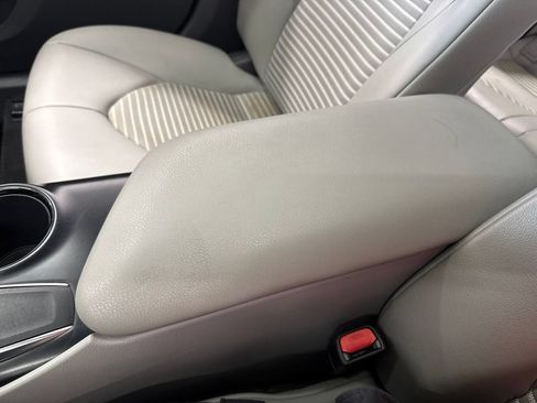 Certified 2019 Toyota Camry SE w/ Convenience Package FWD image 31
