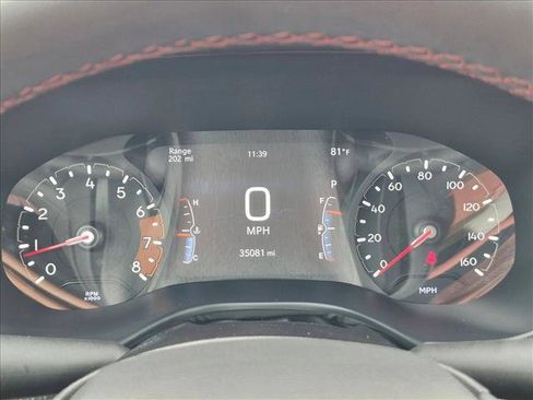 Used 2025 Jeep Compass Trailhawk AWD/4WD image 11