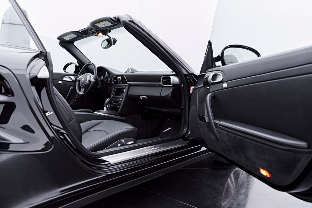 Used 2010 Porsche 911 Turbo AWD/4WD image 39