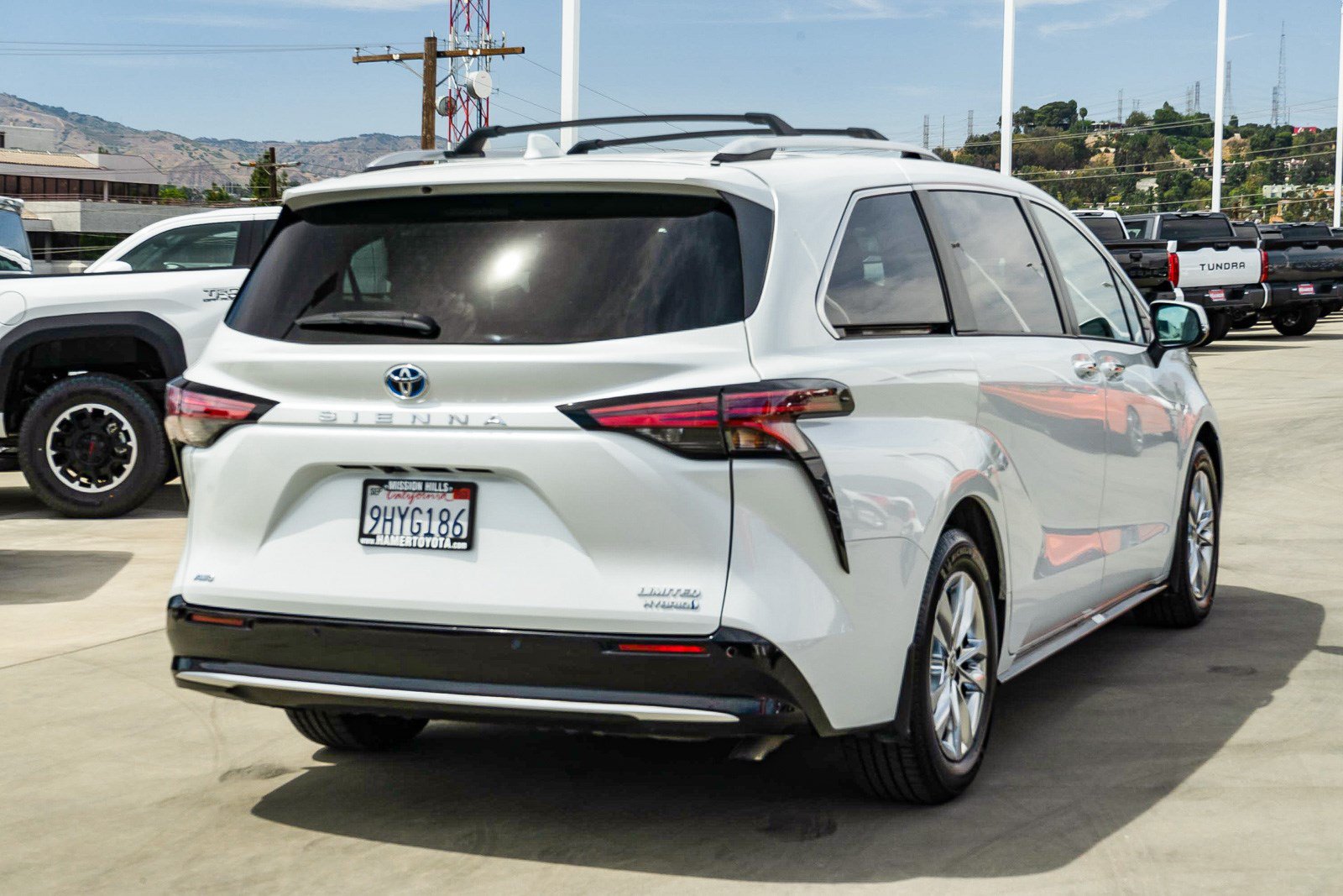 Certified 2023 Toyota Sienna Limited AWD/4WD image 2