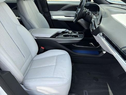 Used 2024 Cadillac Lyriq Luxury RWD image 13