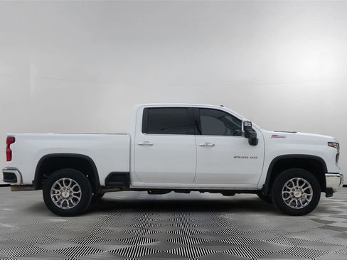 Used 2024 Chevrolet Silverado 2500 LTZ w/ LTZ Premium Package AWD/4WD image 4