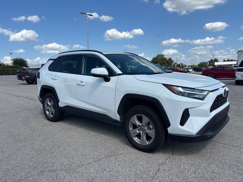 Used 2025 Toyota RAV4 XLE AWD/4WD image 3