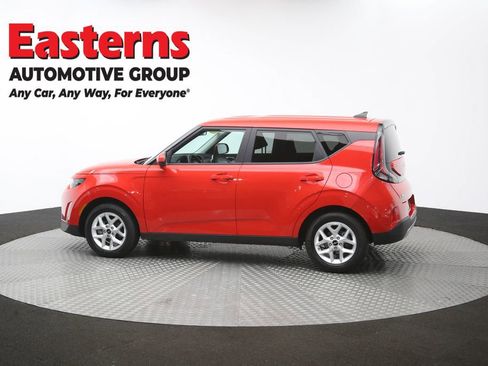 Used 2025 Kia Soul LX w/ LX Technology Package FWD image 61