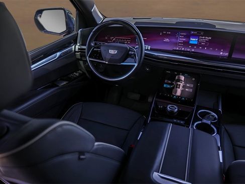 Used 2025 Cadillac Escalade Sport w/ Touring Package image 28