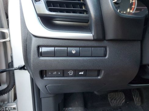 Used 2025 Nissan Rogue SV FWD image 27