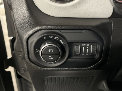 Used 2022 Jeep Gladiator Overland image 21