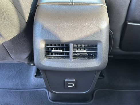 Used 2024 GMC Terrain SLE FWD image 30