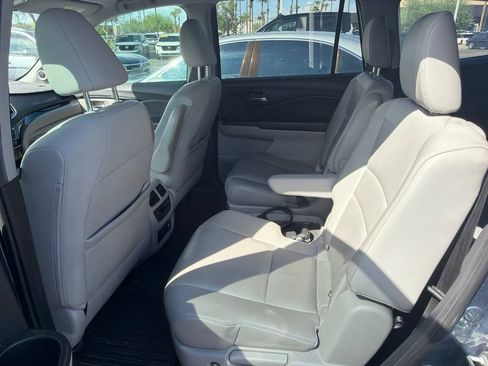 Used 2019 Honda Pilot Touring image 12