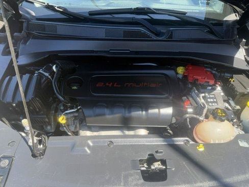Used 2019 Jeep Compass Latitude w/ Popular Equipment Group AWD/4WD image 8