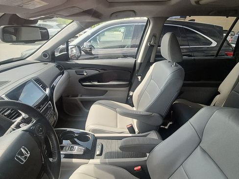 Used 2018 Honda Pilot Touring image 10