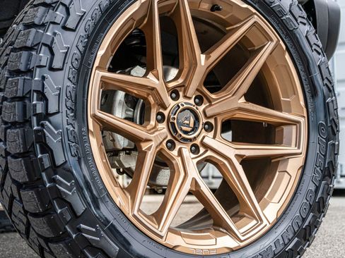 New 2025 Ford Bronco Badlands image 14