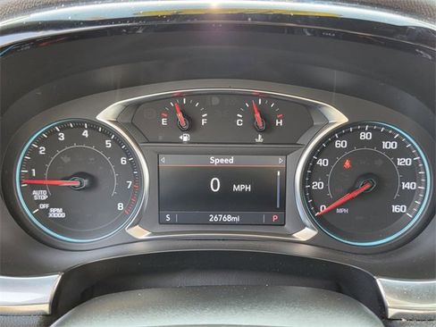 Used 2023 Chevrolet Traverse LT image 32