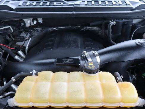 Used 2016 Ford F150 Lariat w/ Equipment Group 502A Luxury AWD/4WD image 38