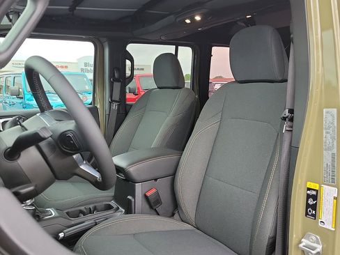 Used 2026 Jeep Wrangler Sahara image 11