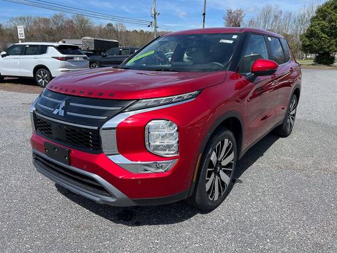 New 2025 Mitsubishi Outlander SE image 1
